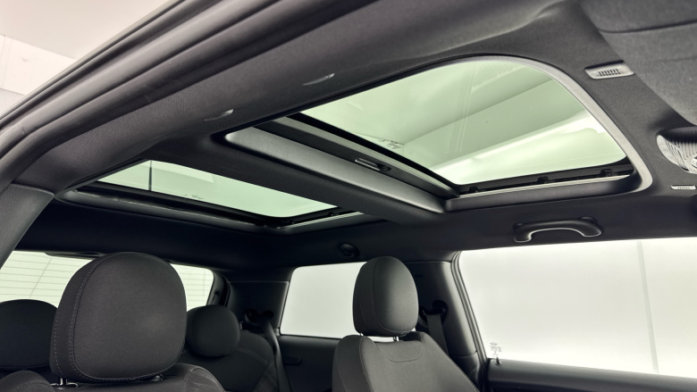 MINI Hatchback 1.5 Cooper Sport II 3dr Auto Petrol Hatchback